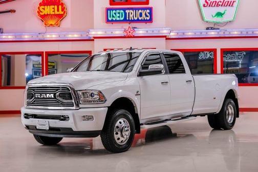 2017 RAM 3500 Limited Crew Cab 4x4 8' Box