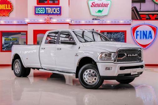 2017 RAM 3500 Limited Crew Cab 4x4 8' Box