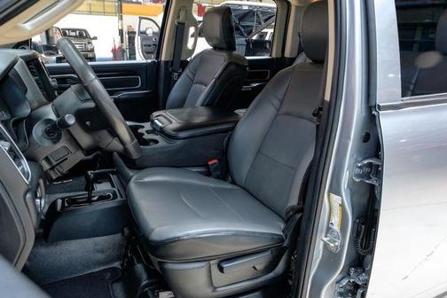 2020 RAM 2500 Tradesman Crew Cab 4X4 8' Box