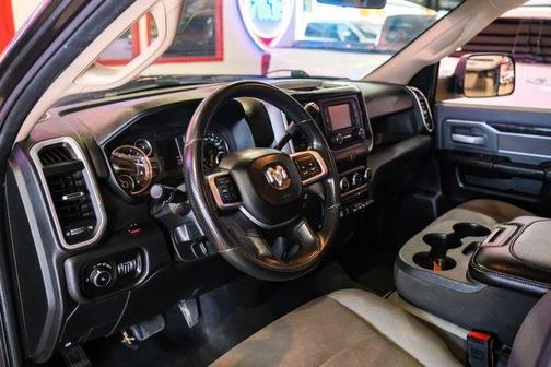 2020 RAM 2500 Big Horn Crew Cab 4X4 6'4' Box