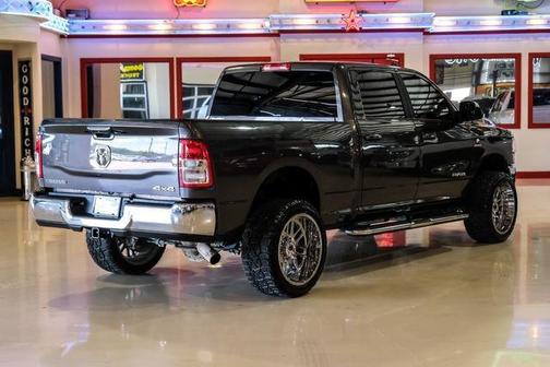 2020 RAM 2500 Big Horn Crew Cab 4X4 6'4' Box