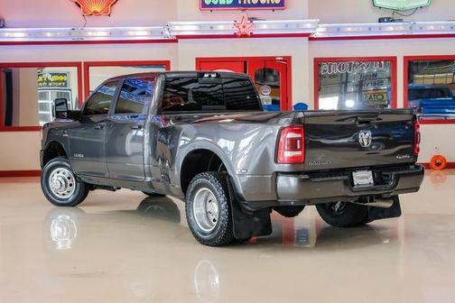 2023 RAM 3500 Laramie Crew Cab 4x4 8' Box