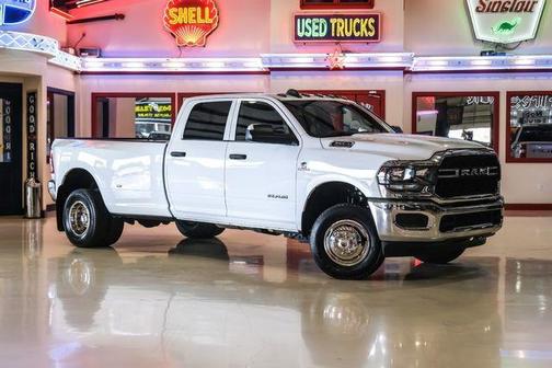 2022 RAM 3500 Tradesman Crew Cab 4x4 8' Box
