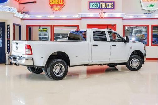 2024 RAM 3500 Tradesman Crew Cab 4x4 8' Box