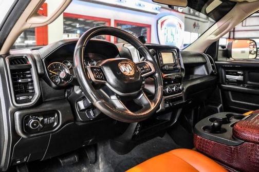 2019 RAM 2500 Tradesman Crew Cab 4x4 6'4' Box