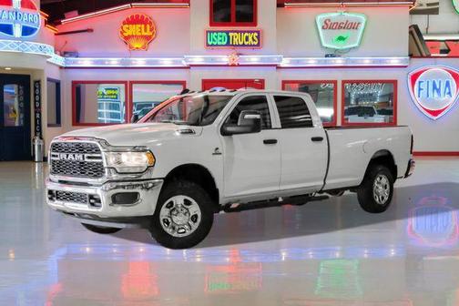 2024 RAM 3500 Tradesman Crew Cab 4x4 8' Box