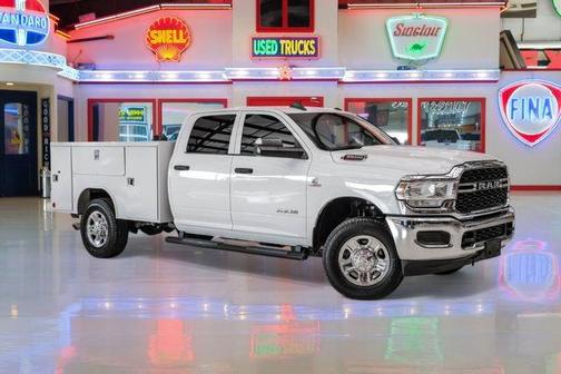 2022 RAM 3500 Tradesman Crew Cab 4x4 8' Box