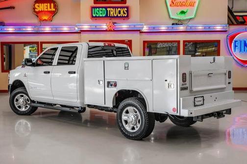 2022 RAM 3500 Tradesman Crew Cab 4x4 8' Box
