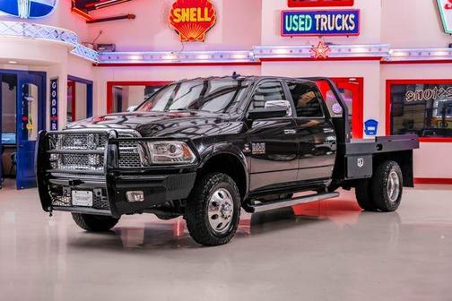 2017 RAM 3500 Laramie Crew Cab 4x4 8' Box