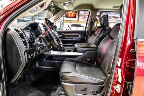 2019 RAM 3500 Laramie Crew Cab 4x4 8' Box