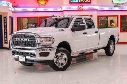2024 RAM 2500 Tradesman Crew Cab 4x4 8' Box