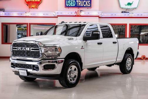 2024 RAM 2500 Tradesman Crew Cab 4x4 6'4' Box