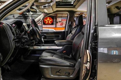 2023 RAM 3500 Laramie Crew Cab 4x4 8' Box