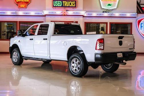 2023 RAM 2500 Tradesman Crew Cab 4x4 8' Box