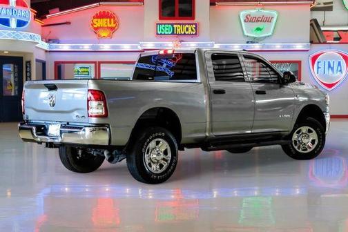 2022 RAM 2500 Tradesman Crew Cab 4x4 6'4' Box