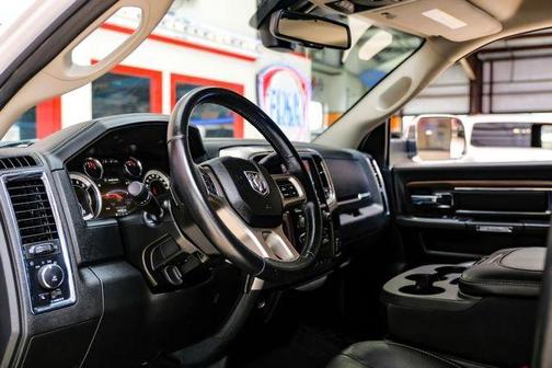 2018 RAM 2500 Laramie Crew Cab 4x4 6'4' Box
