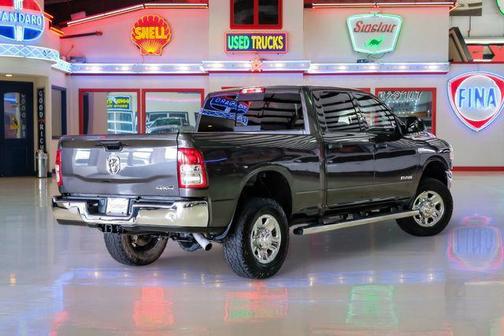 2022 RAM 2500 Tradesman Crew Cab 4x4 6'4' Box