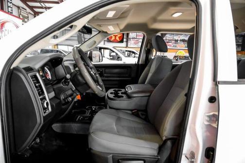 2018 RAM 3500 Tradesman Crew Cab 4x4 8' Box