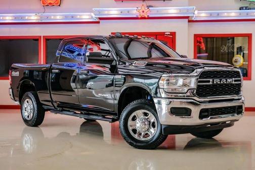 2022 RAM 2500 Tradesman Crew Cab 4x4 6'4' Box