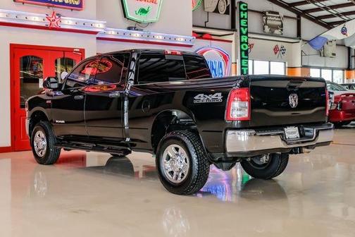 2022 RAM 2500 Tradesman Crew Cab 4x4 6'4' Box
