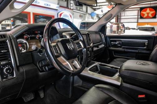 2018 RAM 3500 Laramie Crew Cab 4x4 8' Box