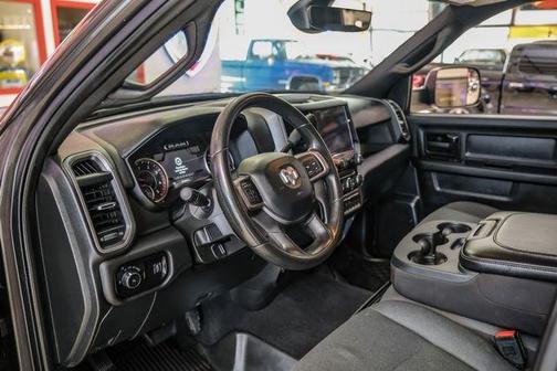 2022 RAM 2500 Tradesman Crew Cab 4x4 6'4' Box