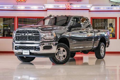 2022 RAM 2500 Tradesman Crew Cab 4x4 6'4' Box