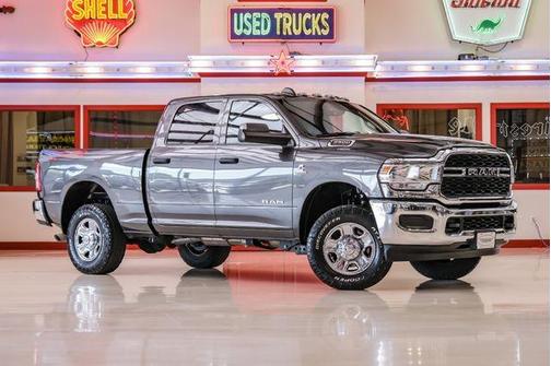 2022 RAM 2500 Tradesman Crew Cab 4x4 6'4' Box