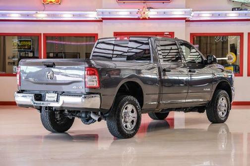 2022 RAM 2500 Tradesman Crew Cab 4x4 6'4' Box