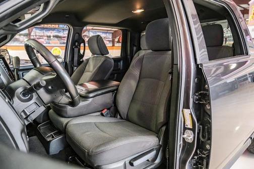 2022 RAM 2500 Tradesman Crew Cab 4x4 6'4' Box