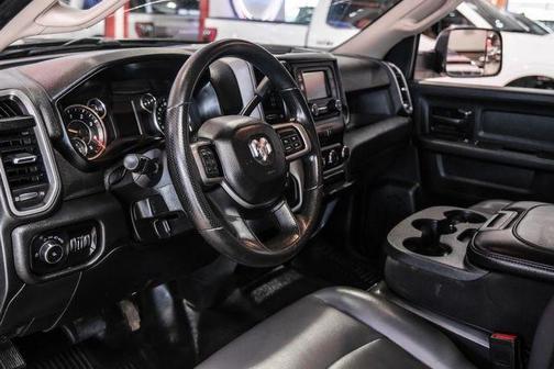 2020 RAM 2500 Tradesman Crew Cab 4X4 6'4' Box