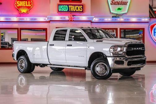 2022 RAM 3500 Tradesman Crew Cab 4x4 8' Box