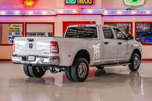 2022 RAM 3500 Tradesman Crew Cab 4x4 8' Box