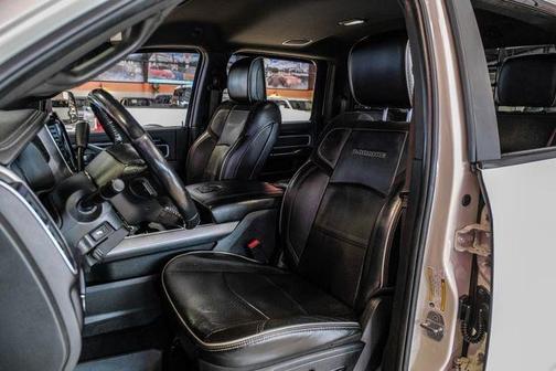 2022 RAM 3500 Laramie Crew Cab 4x4 8' Box