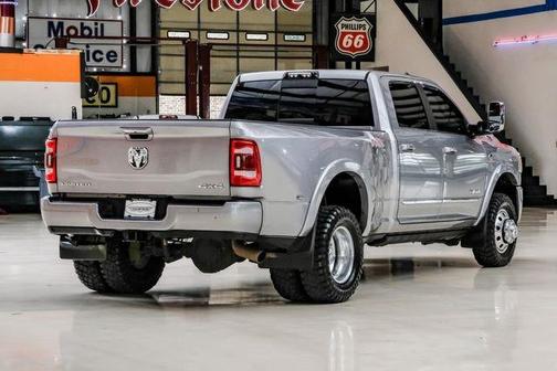 2020 RAM 3500 Limited Crew Cab 4x4 8' Box