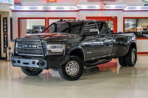 2022 RAM 3500 Laramie Crew Cab 4x4 8' Box
