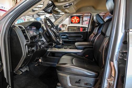 2020 RAM 2500 Laramie Crew Cab 4X4 6'4' Box