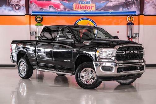 2020 RAM 2500 Tradesman Crew Cab 4X4 6'4' Box