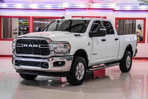 2024 RAM 2500 Big Horn Crew Cab 4x4 6'4' Box