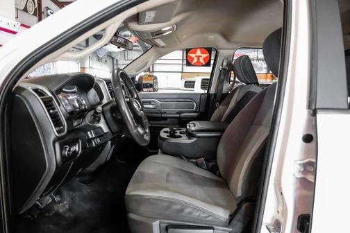 2020 RAM 2500 Big Horn Crew Cab 4X4 6'4' Box