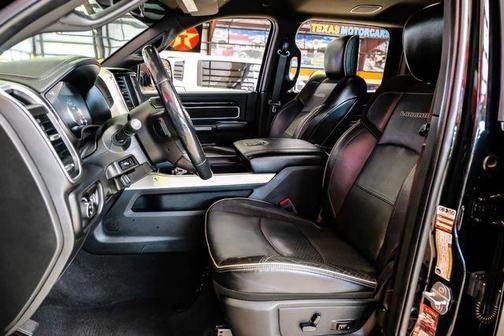 2019 RAM 2500 Laramie Crew Cab 4x4 6'4' Box