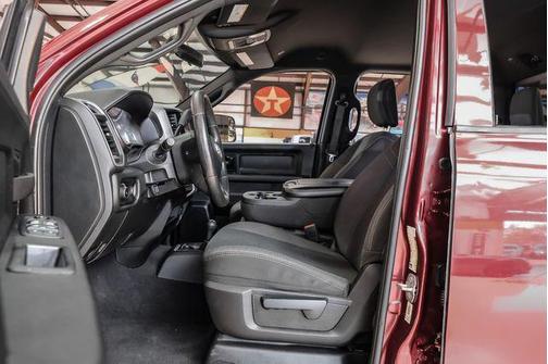 2021 RAM 2500 Tradesman Crew Cab 4x4 6'4' Box