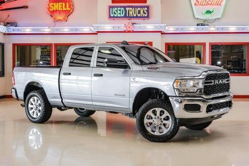 2021 RAM 2500 Tradesman Crew Cab 4x4 6'4' Box