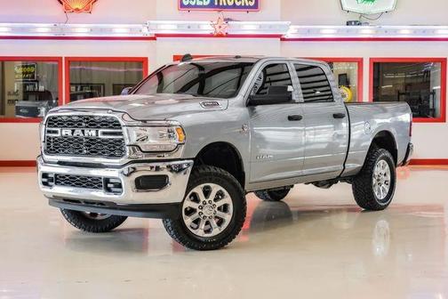 2021 RAM 2500 Tradesman Crew Cab 4x4 6'4' Box