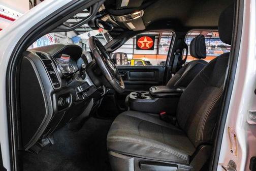 2022 RAM 3500 Tradesman Crew Cab 4x4 8' Box