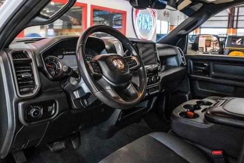 2022 RAM 3500 Tradesman Crew Cab 4x4 8' Box