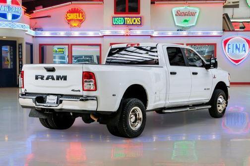 2024 RAM 3500 Big Horn Crew Cab 4x4 8' Box