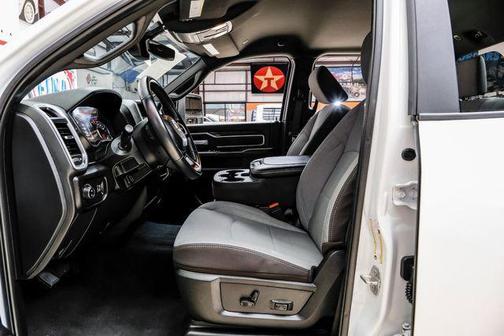 2024 RAM 3500 Big Horn Crew Cab 4x4 8' Box