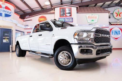 2024 RAM 3500 Big Horn Crew Cab 4x4 8' Box