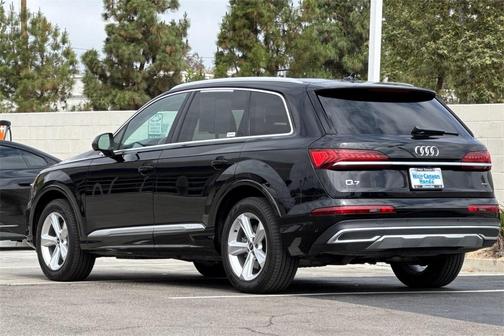 2021 Audi Q7 45 Premium Plus